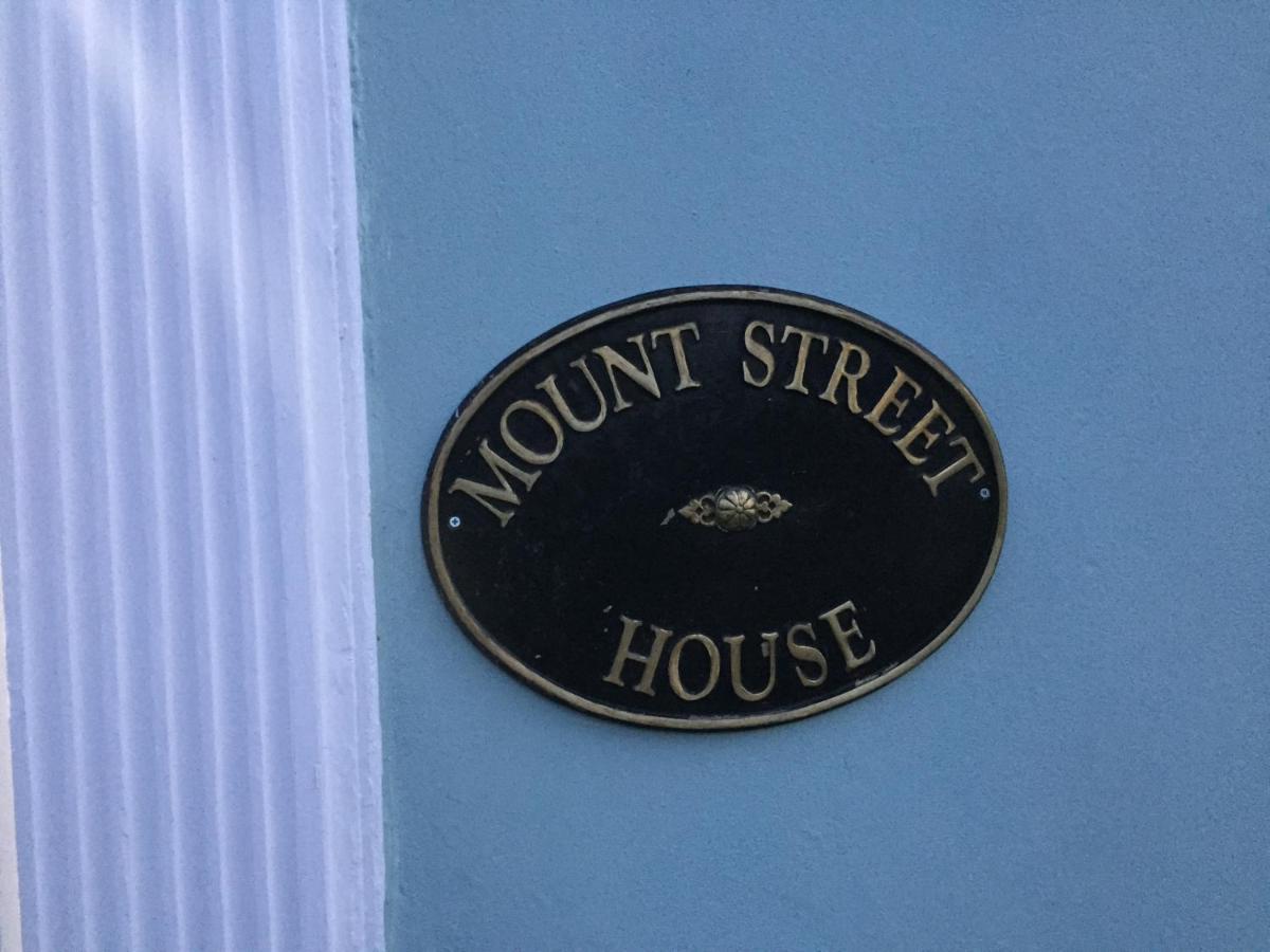 Bed and Breakfast Mount Street House à Brecon Extérieur photo